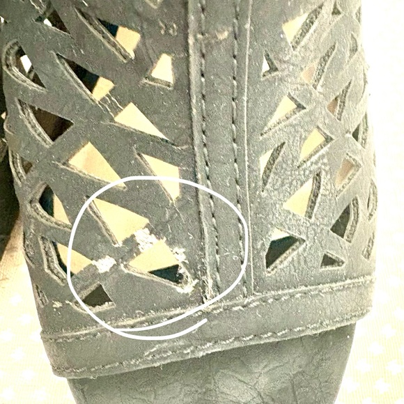 LC Lauren Conrad Black Cutout Heels size 6 - Picture 7 of 8